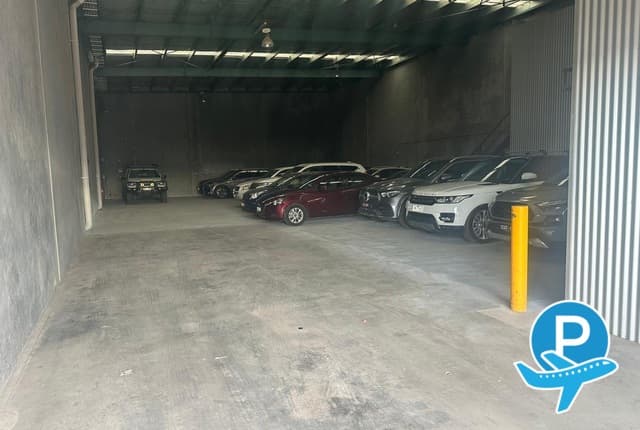 Park and Fly Airport Parking - Melbourne, 10 - 11 Dib Court 4